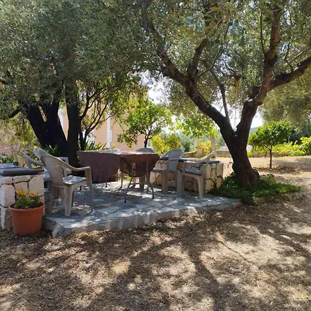 Krini And Aroma - Garden & Private Parking Apartman