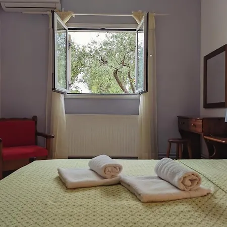 Krini And Aroma - Garden & Private Parking Apartament Mousata